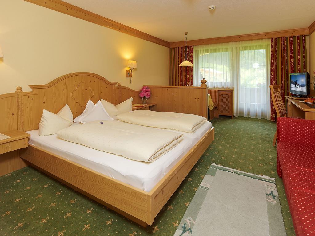 Hotel Laendenhof Superior Mayrhofen Chambre photo